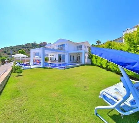 Rueya Kas,peninsula With Lawn Garden Villa Kaş